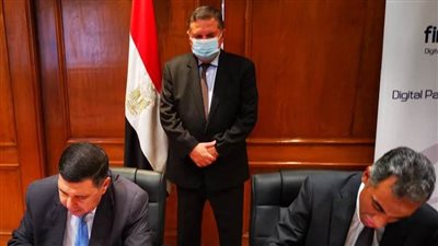 وزير قطاع الأعمال العام يشهد توقيع بروتوكول بين «القابضة للنقل» و«إي فاينانس» 