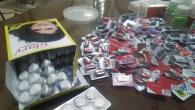 ضبط أقراص مخدرة ومنشطات مجهولة المصدر داخل مخزن بالزاوية الحمراء