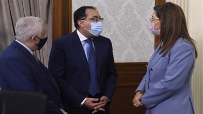 رئيس الوزراء يهنئ الرئيس السيسي والقوات المسلحة والشعب المصري بالذكرى الـ 48 لنصر أكتوبر المجيد (صور)