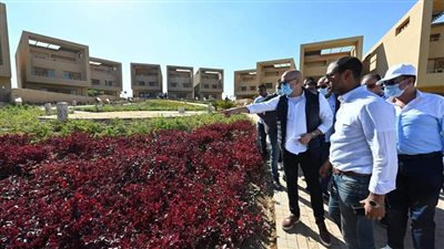 وزير الإسكان ومحافظ أسوان يتفقدان مشروعات الشريط النهرى السياحى بمدينة أسوان الجديدة