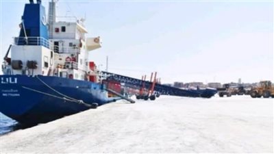 تصدير ٣٤٠٠ طن ملح إلي لبنان عبر ميناء العريش