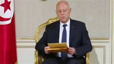 سعيد: تونس تشهد معركة 