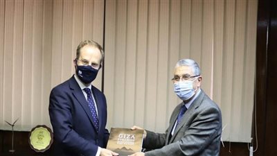 وزير الكهرباء يستقبل السفير البريطاني الجديد بمصر لبحث سبل دعم التعاون (صور)