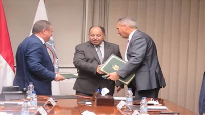 بروتوكول تعاون بين «الضرائب» و«اتحاد بنوك مصر» للانضمام إلى «الفاتورة الإلكترونية» (صور)