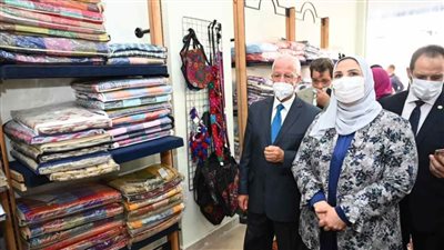 وزيرة التضامن تتفقد مجمع الخدمات المتكاملة بالأسمرات