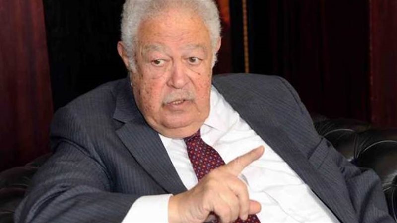 نقيب المحاميين