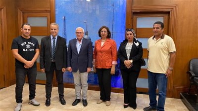 محافظ بورسعيد يستقبل رئيس  الإذاعات الإقليمية بديوان المحافظة