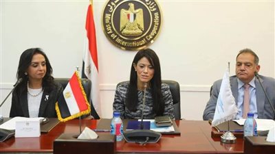وزيرة التعاون الدولي تشهد توقيع اتفاق بين مؤسسة التمويل الدولية والمجلس القومي للمرأة