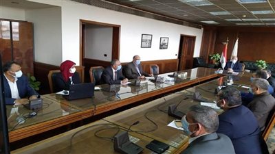 وزير الري يتابع موقف مشروعات التأقلم مع التغيرات المناخية وتنمية جنوب الوادي وسيناء والحمام وغرب الدلتا  (صور)