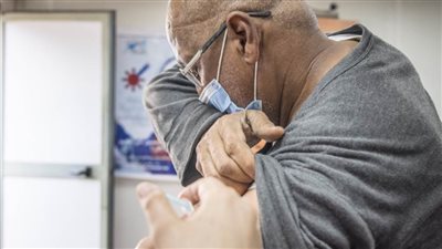 تطعيم ألف فرد من عمال حفر الخط الثالث لمترو الانفاق ضد كورونا