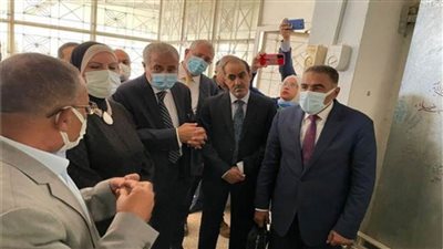 وزير التموين يتفقد الصوب الزراعية ومطاحن الوادي الجديد 