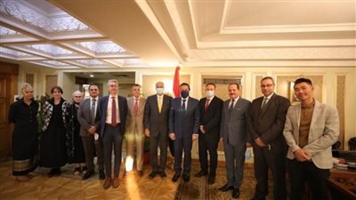 د. خالد عبدالغفار يلتقي وفد جامعة ليون 