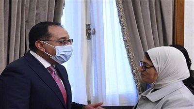 وزيرة الصحة تستعرض مستجدات التعامل مع كورونا وتصنيع وتلقي اللقاحات (صور)