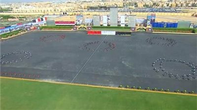 طلاب كلية الشرطة يرسمون بأجسادهم علم مصر خلال حفل تخريج الدفعة الجديدة