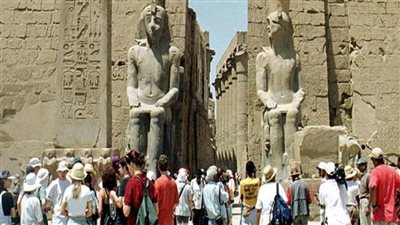 الرئيس التنفيذي لتنشيط السياحة يتفقد مكاتب الهيئة بالأقصر ويجتمع بقياداتها