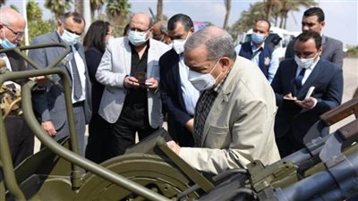 وزير الإنتاج الحربي يتفقد منتجات الوزارة المزمع عرضها في “EDEX 2021”