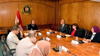 نيفين جامع: تشكيل لجنة مشتركة بين الرقابة على الصادرات والواردات ومصلحة الكيمياء لوضع تصور شامل لاتمام عملية الدمج