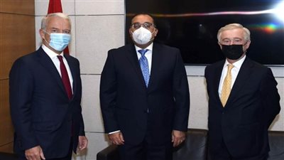 رئيس الوزراء يلتقي رؤساء وممثلي مجموعة من كبرى الشركات الفرنسية (صور)