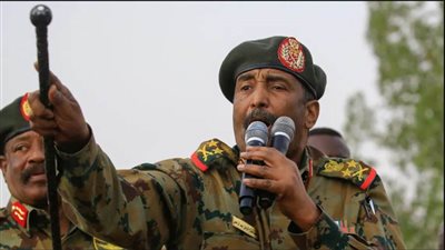 البرهان يحل مجلسي السيادة والوزراء ويعلن الطوارئ