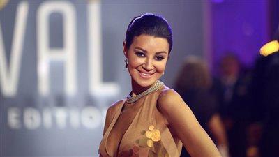 أروى جودة تستعيد ذكريات مهرجان الجونة بإطلالة جذابة (ًصور)