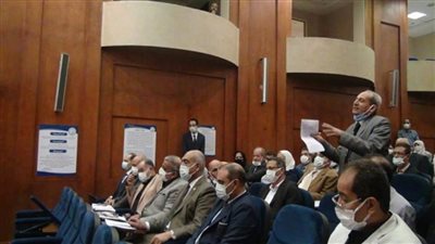 وزير الزراعة يبحث مع قيادات هيئة الثروة السمكية رفع كفاءة أصولها وتنمية وتطوير البحيرات (صور)