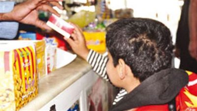 سجن وغرامة 20 ألف جنيه.. القانون يُغلظ عقوبة بيع السجائر للأطفال