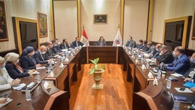 د. خالد عبد الغفار وزير التعليم العالي القائم بعمل وزير الصحة يجتمع بقيادات وزارة الصحة والسكان (صور)