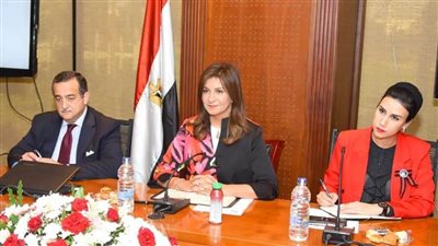 وزيرة الهجرة تستقبل وفدين من أسقفية الخدمات بالكنيسة ومؤسسة 