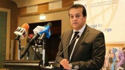 د. خالد عبدالغفار يتلقى تقريرًا عن الاجتماع الوزاري الافتراضي بشأن التعليم الإلكتروني في أفريقيا (صور)