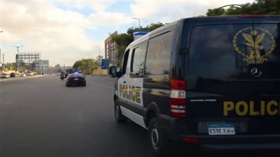 ضبط سائق بالقاهرة يقود نقل برعونة ويعرض حياة المواطنين للخطر