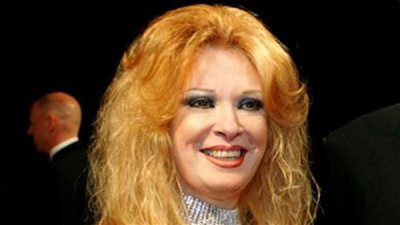 مهرجان القاهرة السينمائي يكرم النجمة الكبيرة نيللي بجائزة الهرم الذهبي التقديرية لـ إنجاز العمر