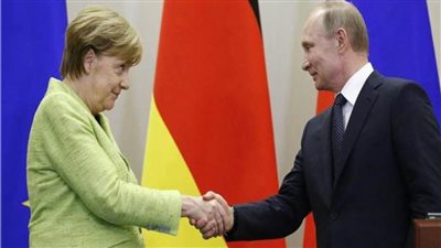 بوتين وميركل يبحثان أزمة المهاجرين على الحدود البيلاروسية 
