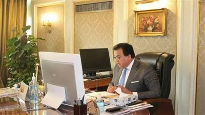 بدء مؤتمر د. خالد عبدالغفار للإعلان عن بدء التجارب السريرية للقاح كورونا المصري