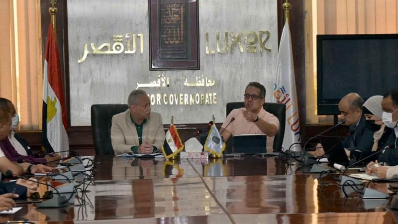 وزير السياحة والآثار