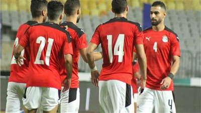 قبل مباراة الجابون..المنتخب يجري عمليات الإحماء على ملعب برج العرب 