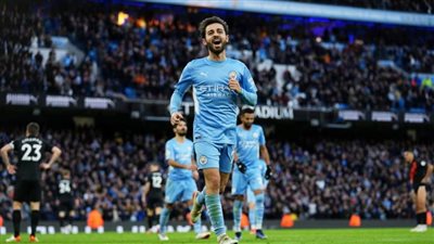 مانشستر سيتي يسحق إيفرتون بثلاثية ويزاحم تشيلسي على صدارة البريميرليج 