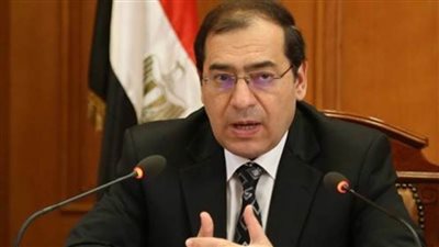 وزيرالبترول : تم تحويل 400 ألف سيارة للعمل بالغاز الطبيعي 