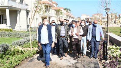 وزير الإسكان يتفقد المشروعات السكنية وتطوير الكورنيش بمدينة المنصورة الجديدة (صور)