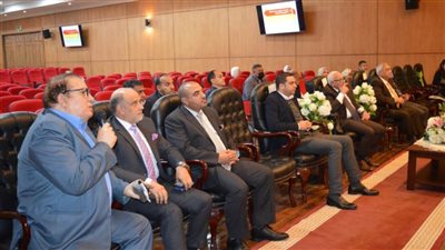 محافظ بورسعيد يناقش رؤية المحافظة لمشروع تحديث المخطط الاستيراتيجي لمدينة بورسعيد