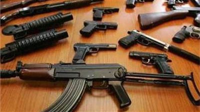 ضبط عاطلين بحوزتهما أسلحة نارية ومواد مخدرة بالعجوزة