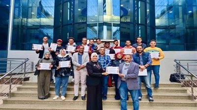 د. خالد عبدالغفار يستعرض تقريرًا عن إدارة المخلفات التكنولوجية (صور)