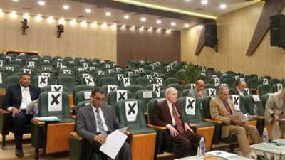 جامعة أسوان تناقش انتظام الدراسة واستعدادات امتحانات الفصل الدراسي الأول