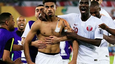 عفيف والمعز علي يقودان هجوم منتخب قطر لمواجهة عمان في كأس العرب