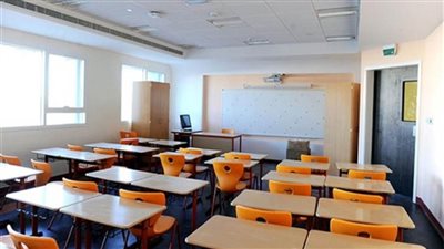 عاجل | الحكومة تكشف حقيقة تعطيل الدراسة بسبب متحور 