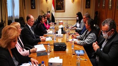 وزير قطاع الأعمال العام يستقبل وزيرة الاقتصاد البلغارية لبحث فرص التعاون المشترك (صور)