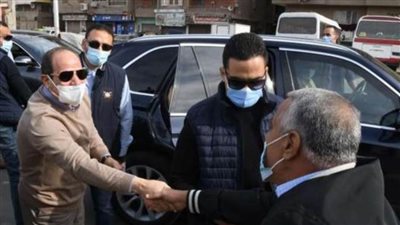 الرئيس السيسي يتفقد سير الأعمال الجارية بعدد من مشروعات شبكة الطرق الجديدة