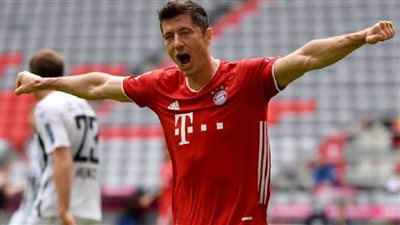 بايرن ميونخ يقترب من تجديد عقد ليفاندوفسكي حتى 2025
