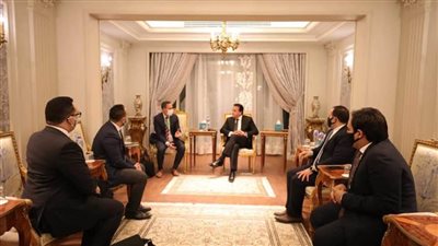 د. خالد عبدالغفار يلتقي وفد شركة السيفير لبحث التعاون في مجالات إدارة البحث العلمي وتحليل البيانات