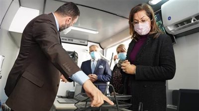 التخطيط تسلم دفعة جديدة من مراكز الخدمات  المتنقلة 