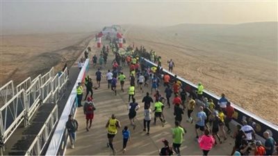 بالصور..أهرامات الجيزة تستضيف سباق نصف ماراثون للسنة الثالثة على التوالي 